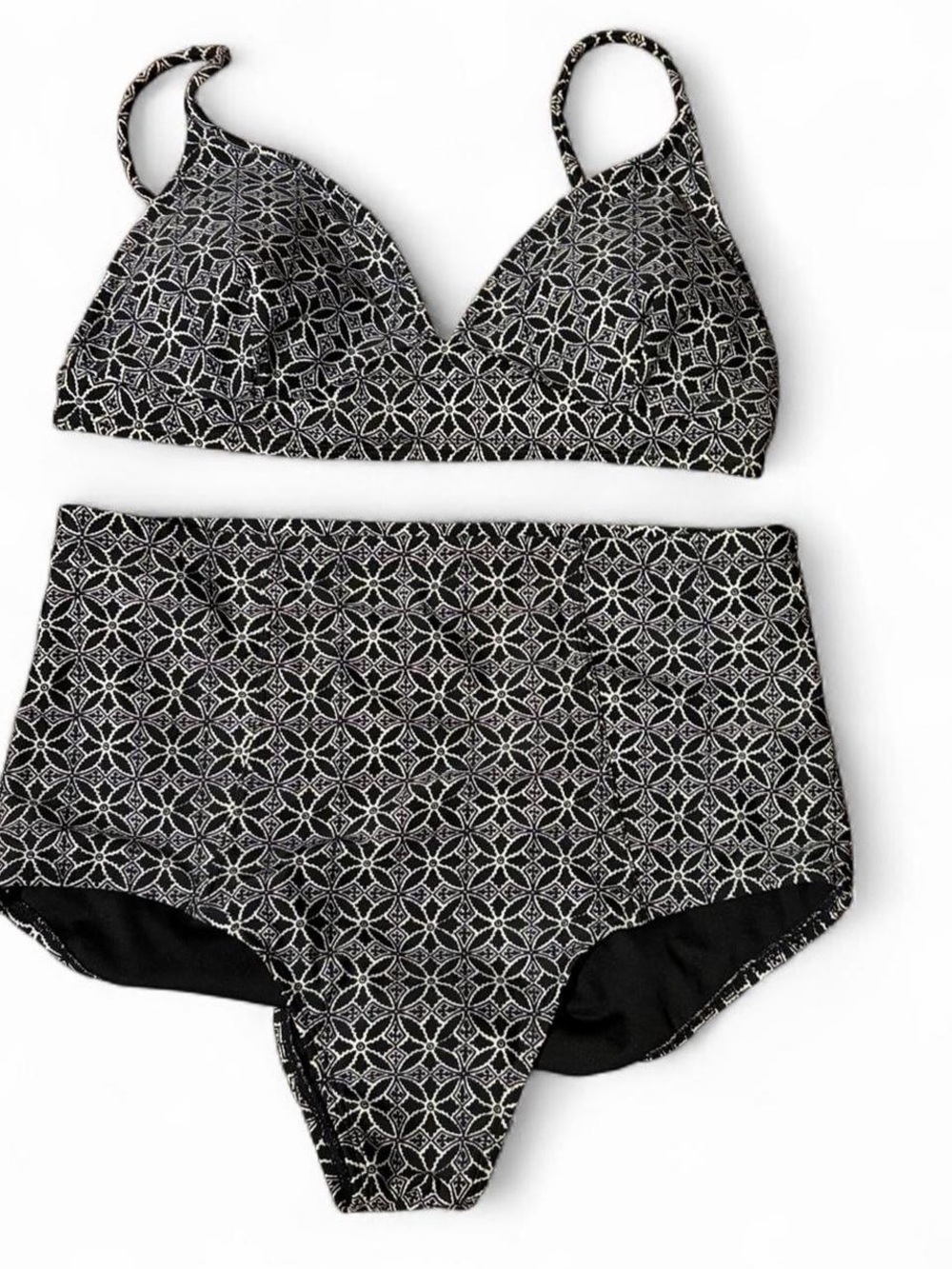 NWOT Old Navy black and white bikini